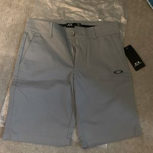 OAKLEY chino icon shorts - Men’s size 28